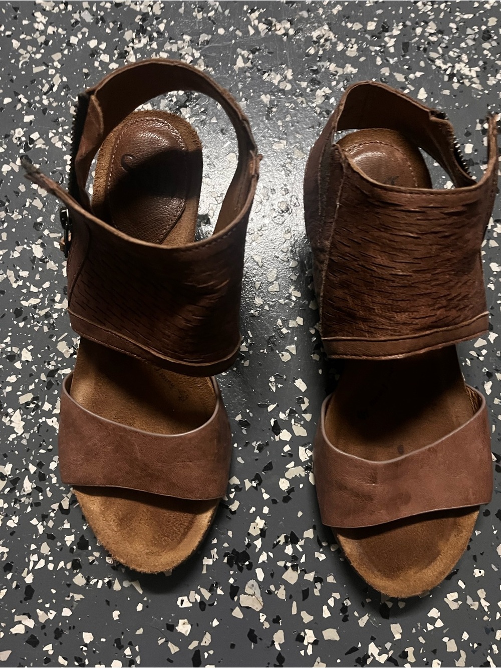 Sofft Women's Brown Strappy Leather Wedge Sandals